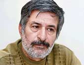 Sätt åt banker och affärsmän, inte de offentliganställda, anser Ilias Vrettakos.